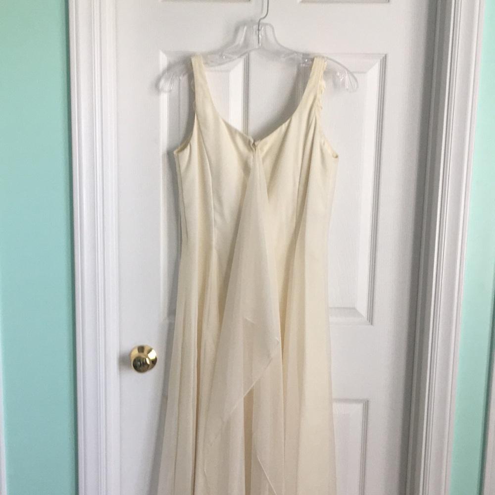 Wedding Dress. - Picture 3 of 5